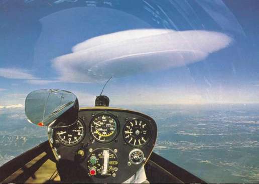 Frontal view of lenticular cloud