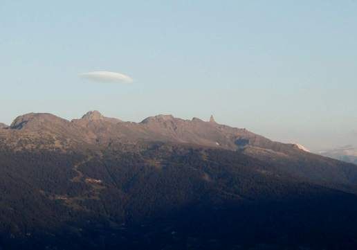 Isolated lenticularis over mountain