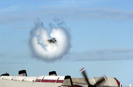 F-14 condensation cloud